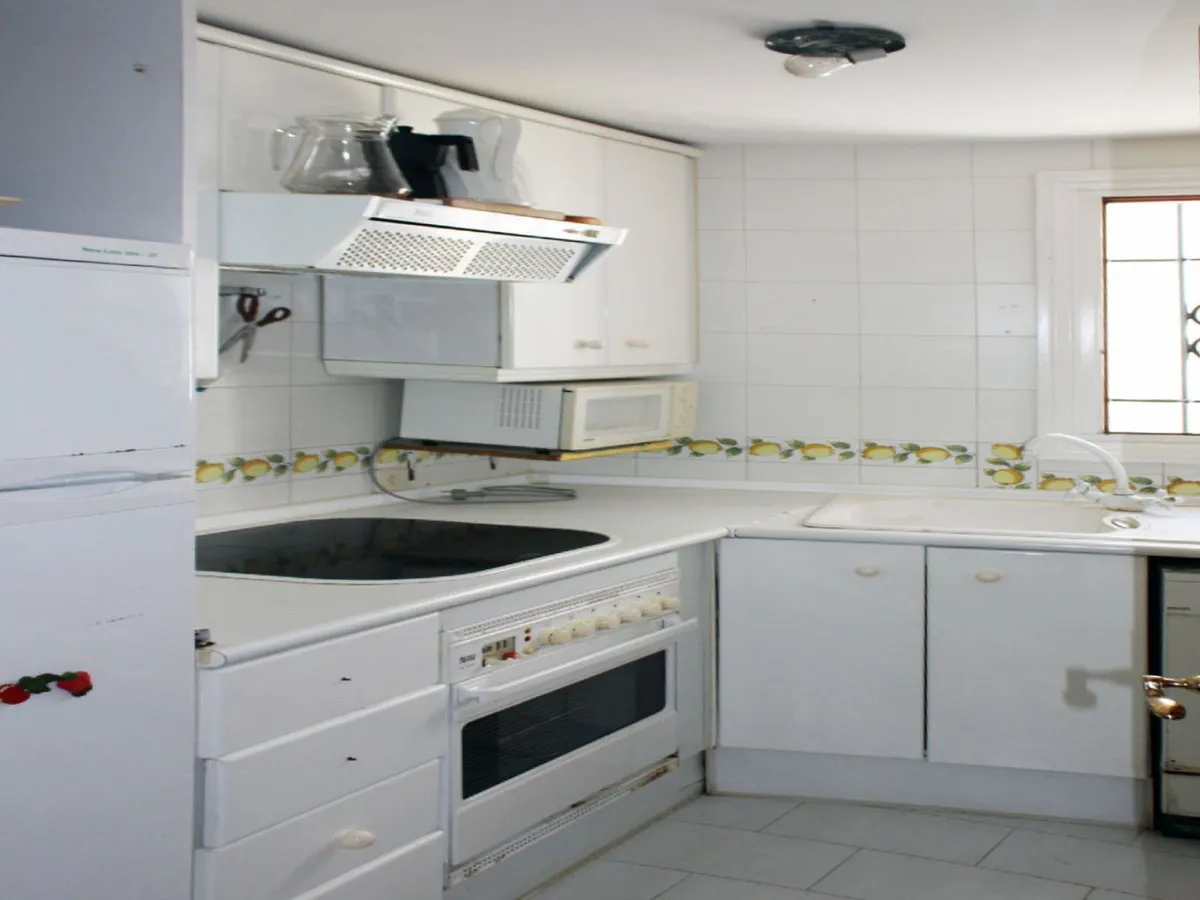 d546c807-33c6-49da-9691-8e104693e3c2