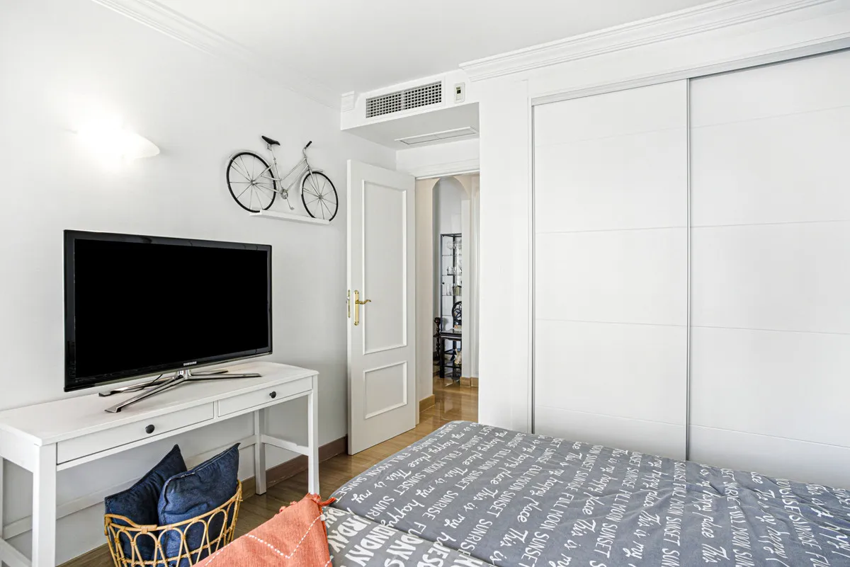 af97d852-8ba4-4e17-ba3e-a12ff42fbc6f