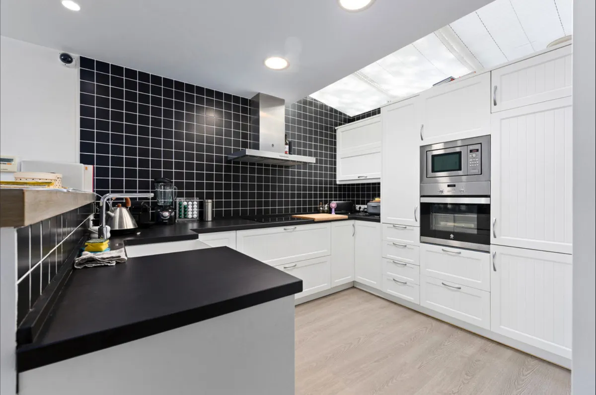 0d5546e9-28df-455f-b136-726470cd6a80