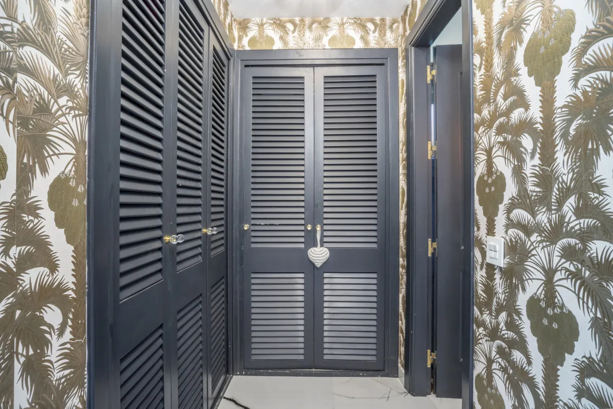 27f632a3-09b4-46ce-8d31-7e8bb2f2bf80