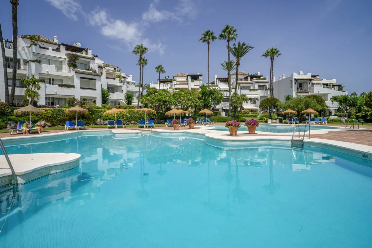 4eaa3956-129e-43a5-b0d8-ba34bea81b8e