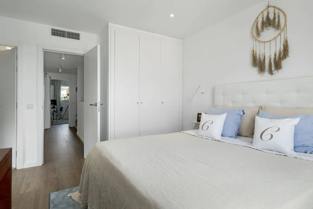 086f04cc-baac-4ba9-9d62-bb5d1a385b83