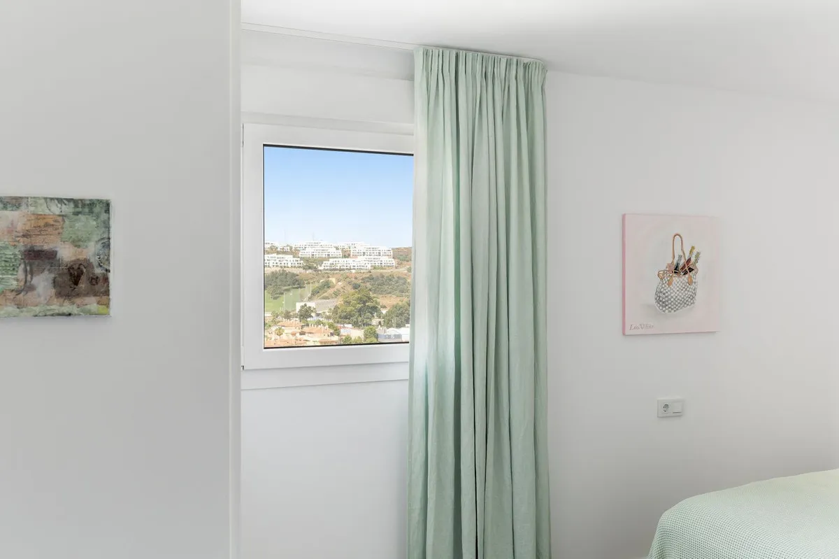 6d9e75c3-d8ed-4070-bb60-0aceb558b9c8