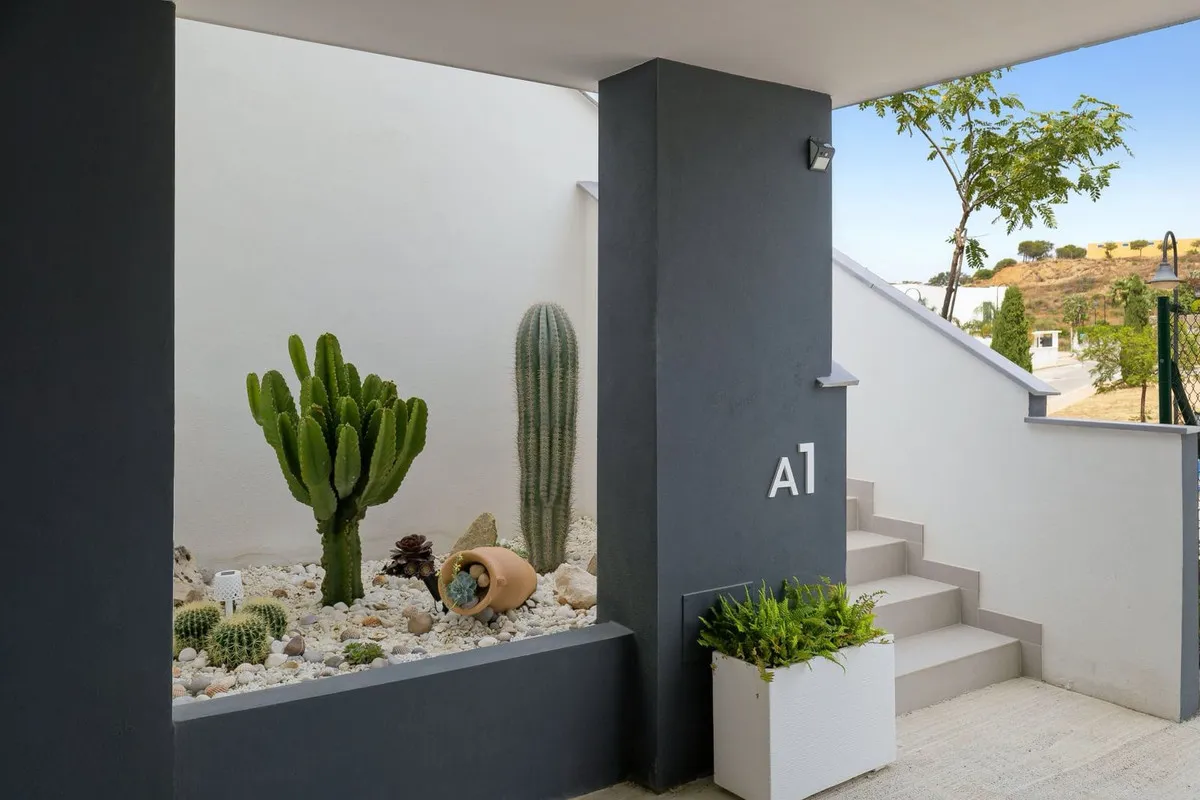 f288da20-d8f4-4d50-8912-fb86dd5cfa2c