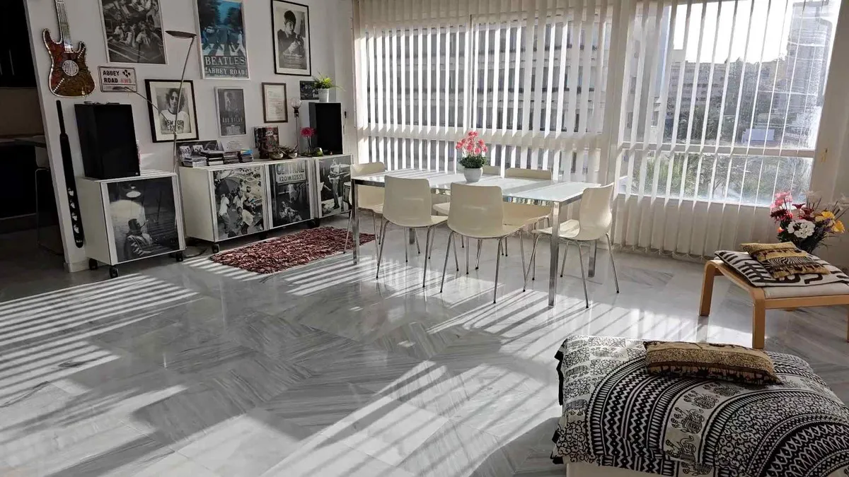 e3776b0c-9aaa-47b4-9bcb-53a8ebd0189b