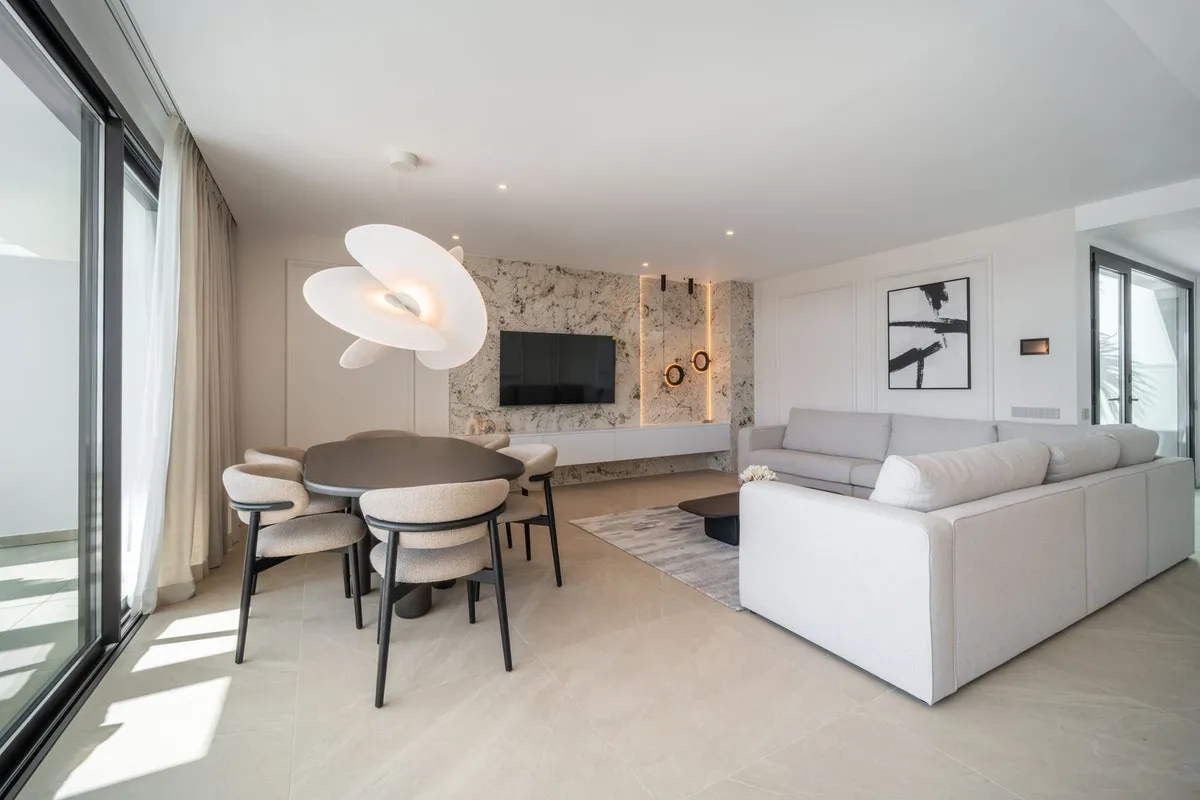 221fc4f4-ad7e-4a99-9c31-fb5b0869b551