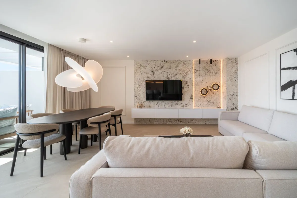 cc7b051f-a648-4b4a-980b-dbe36c3a1ee9