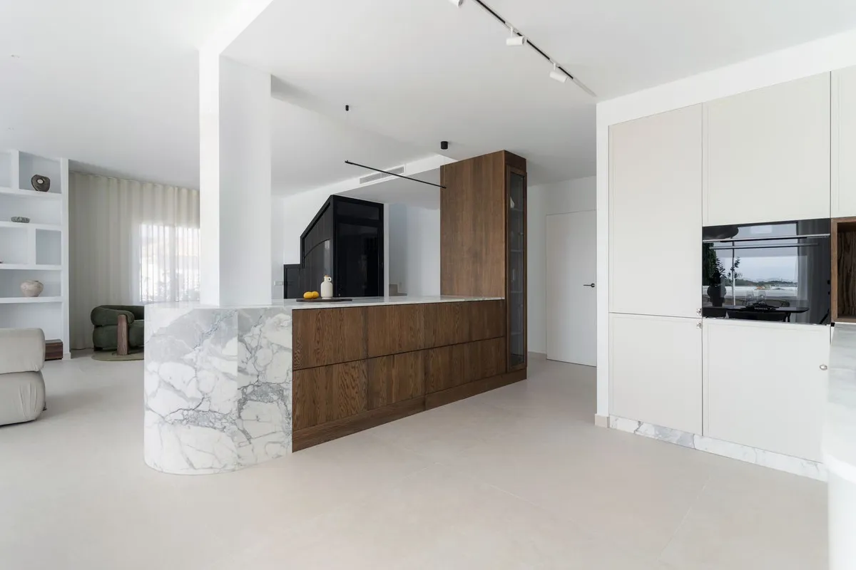 79098108-50c1-48fe-9c3e-32f6f6a3d3b3