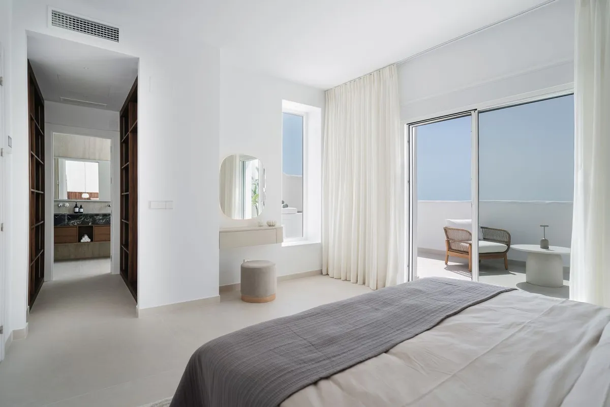 f6245404-e914-4053-8fc6-59184c456ec5