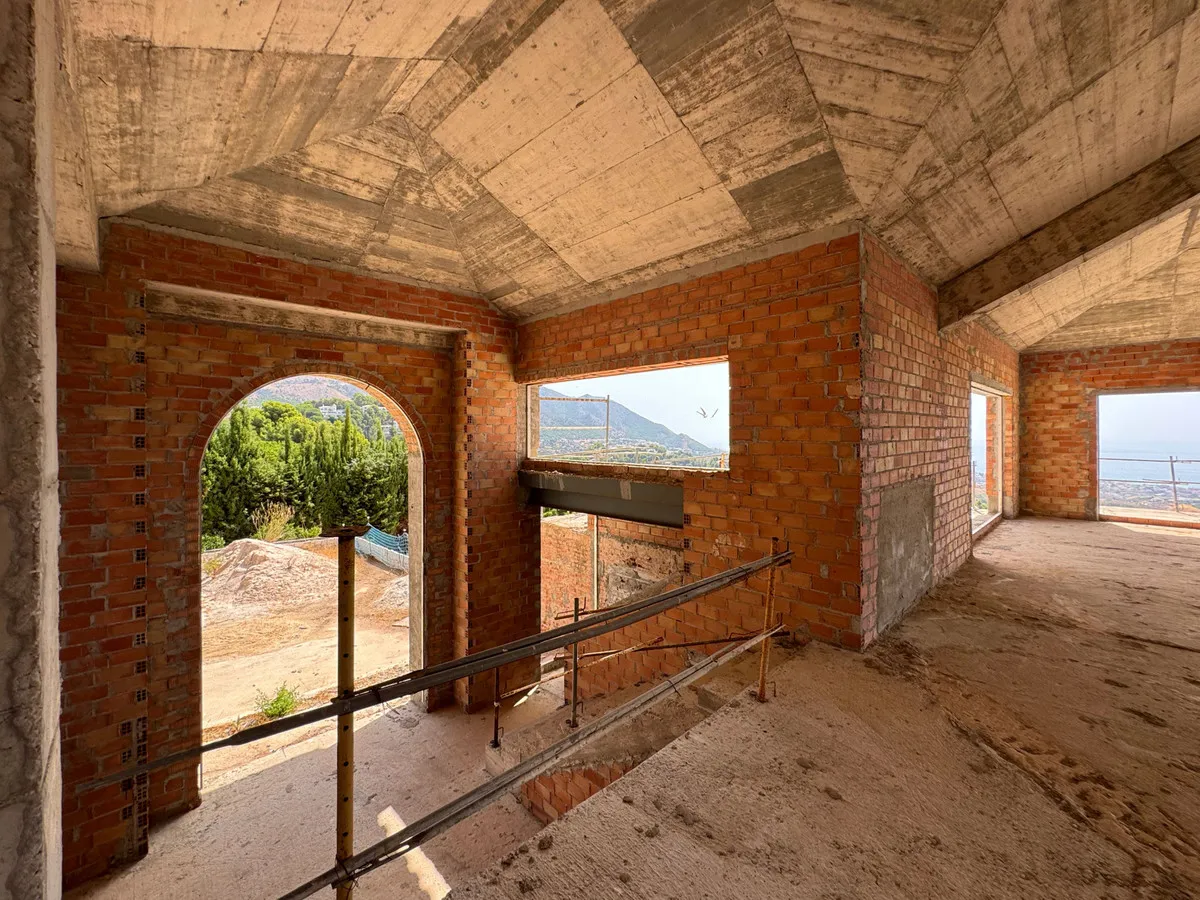 e15aff5d-571b-4d12-8379-47a681f4d28f