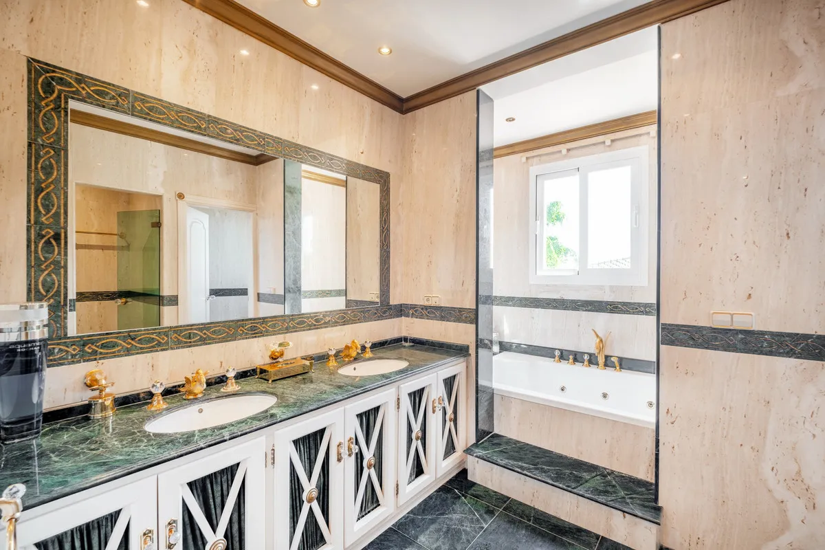 1701ab18-842e-40fb-9c54-6cc95f1b333e