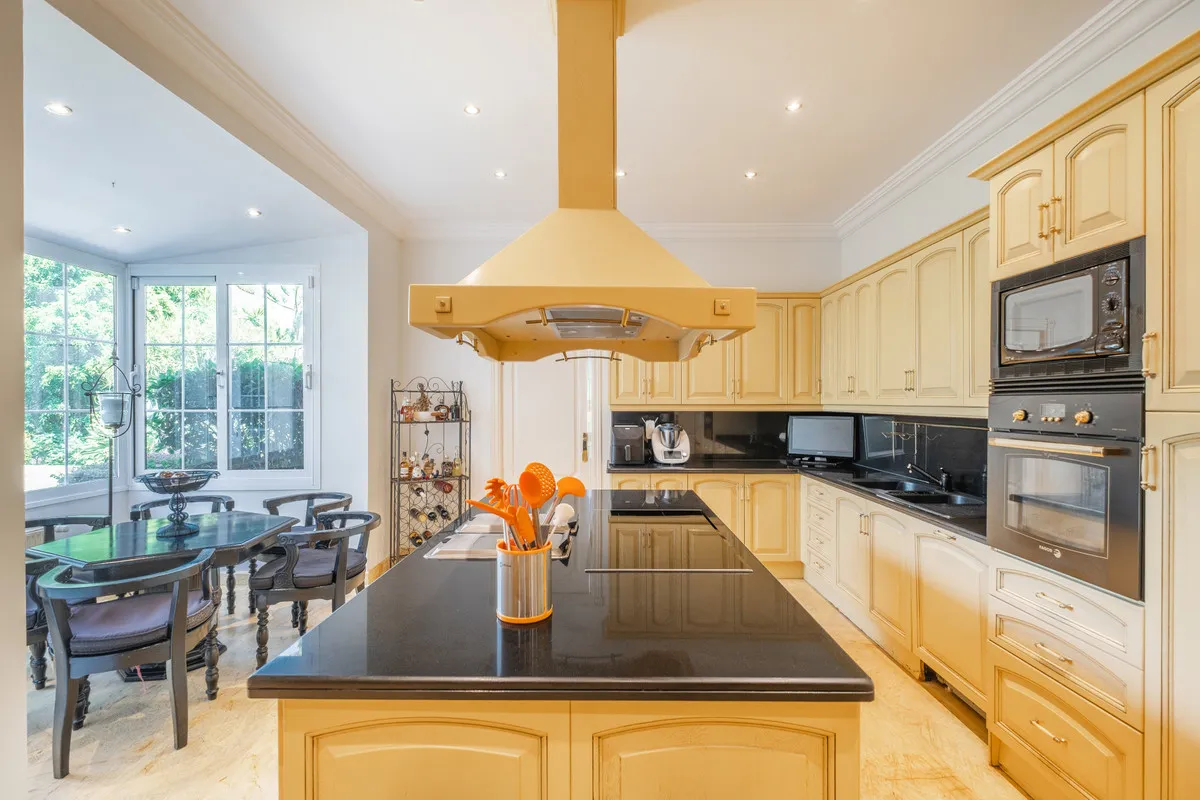 406bb937-c778-442c-8776-8058505ace46