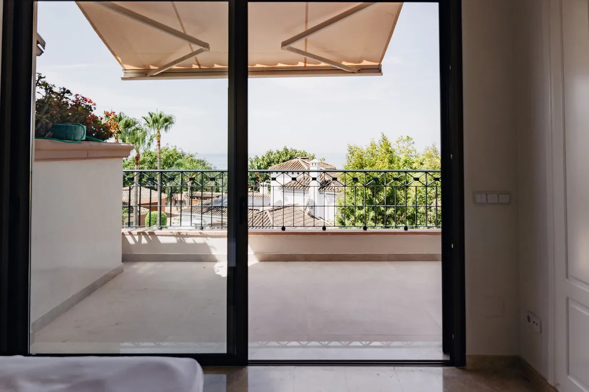 12a39f1a-782f-4a4a-9a28-ffd9496a1c8a