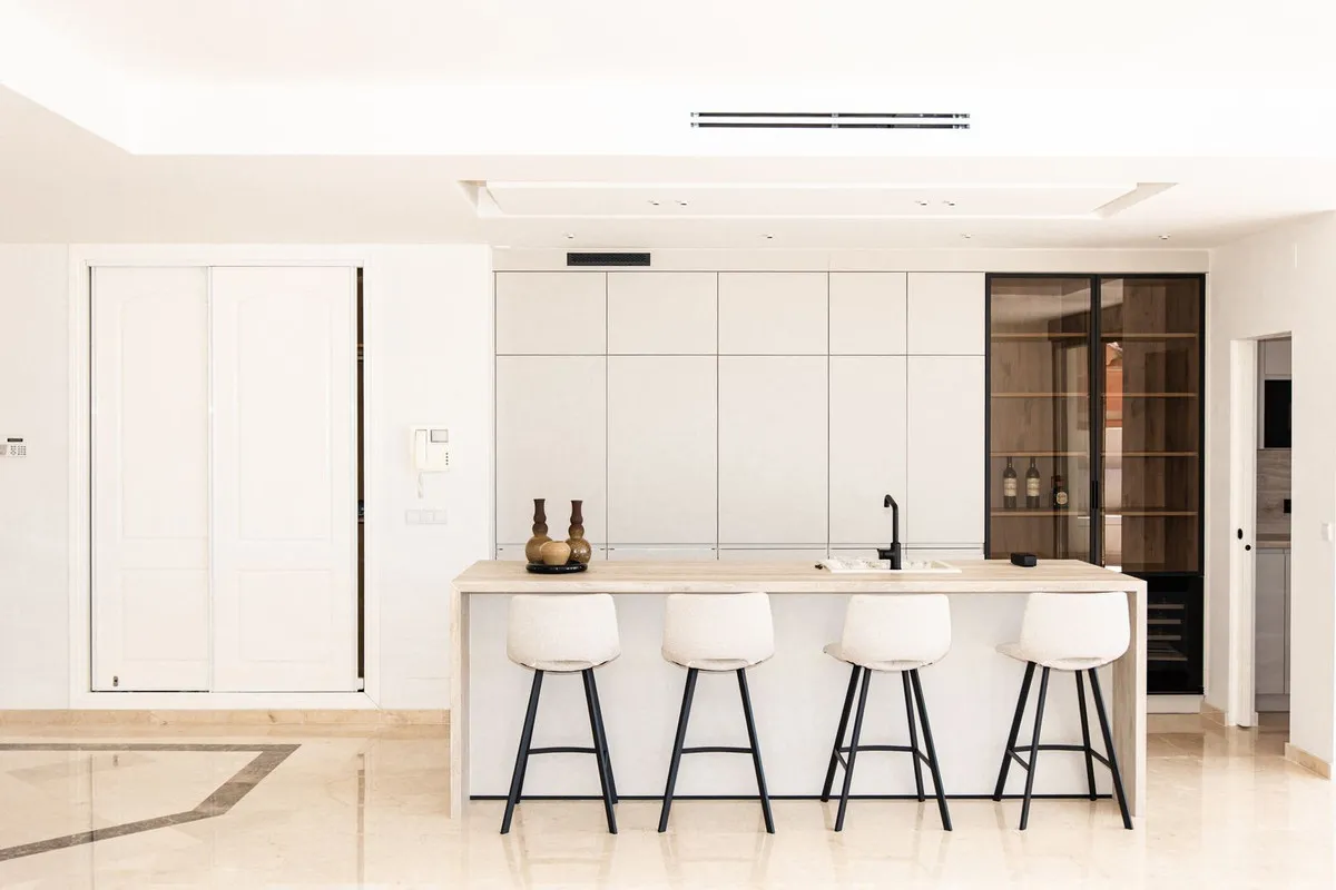 e587683f-8482-46a7-b7b6-0ae81f9f3dc4