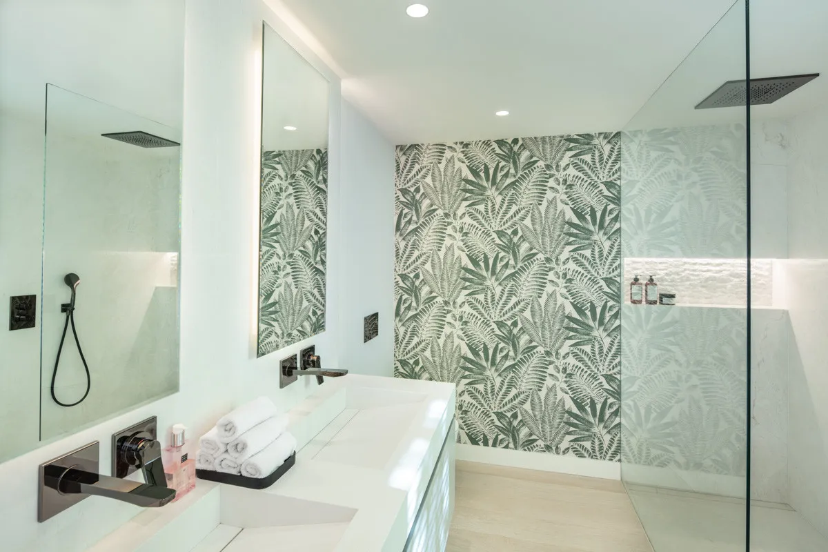 b2805926-f1c6-466d-bd27-be07fef591fc