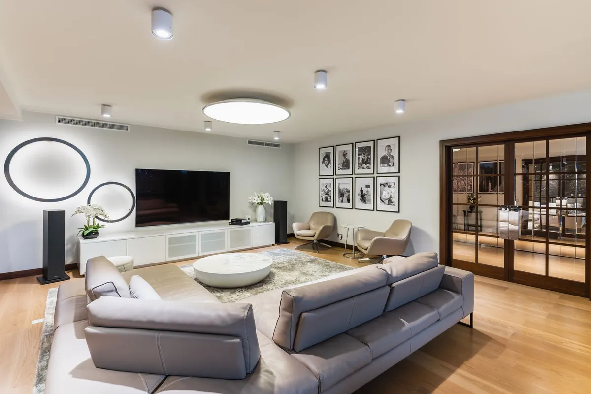 2a4e8c43-f3d9-41a7-8d8a-e97b0a10c243