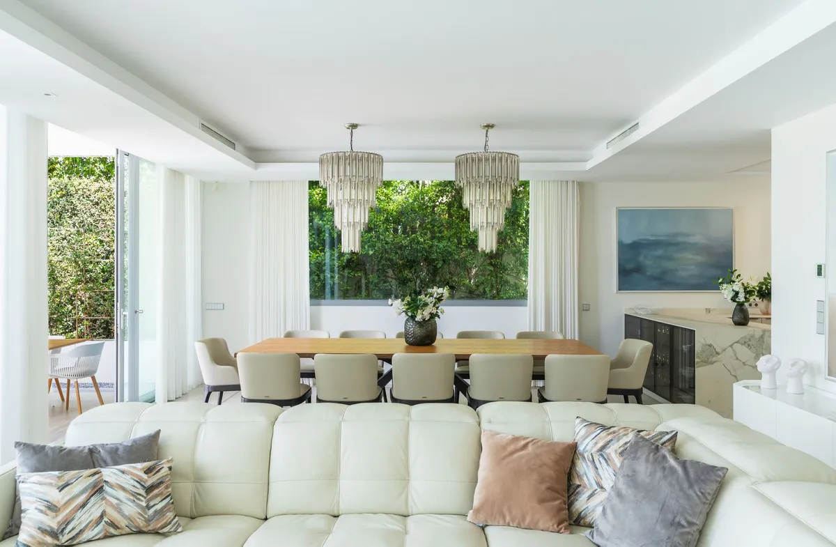 49b014ce-a309-45d2-88d9-1c8a67021914