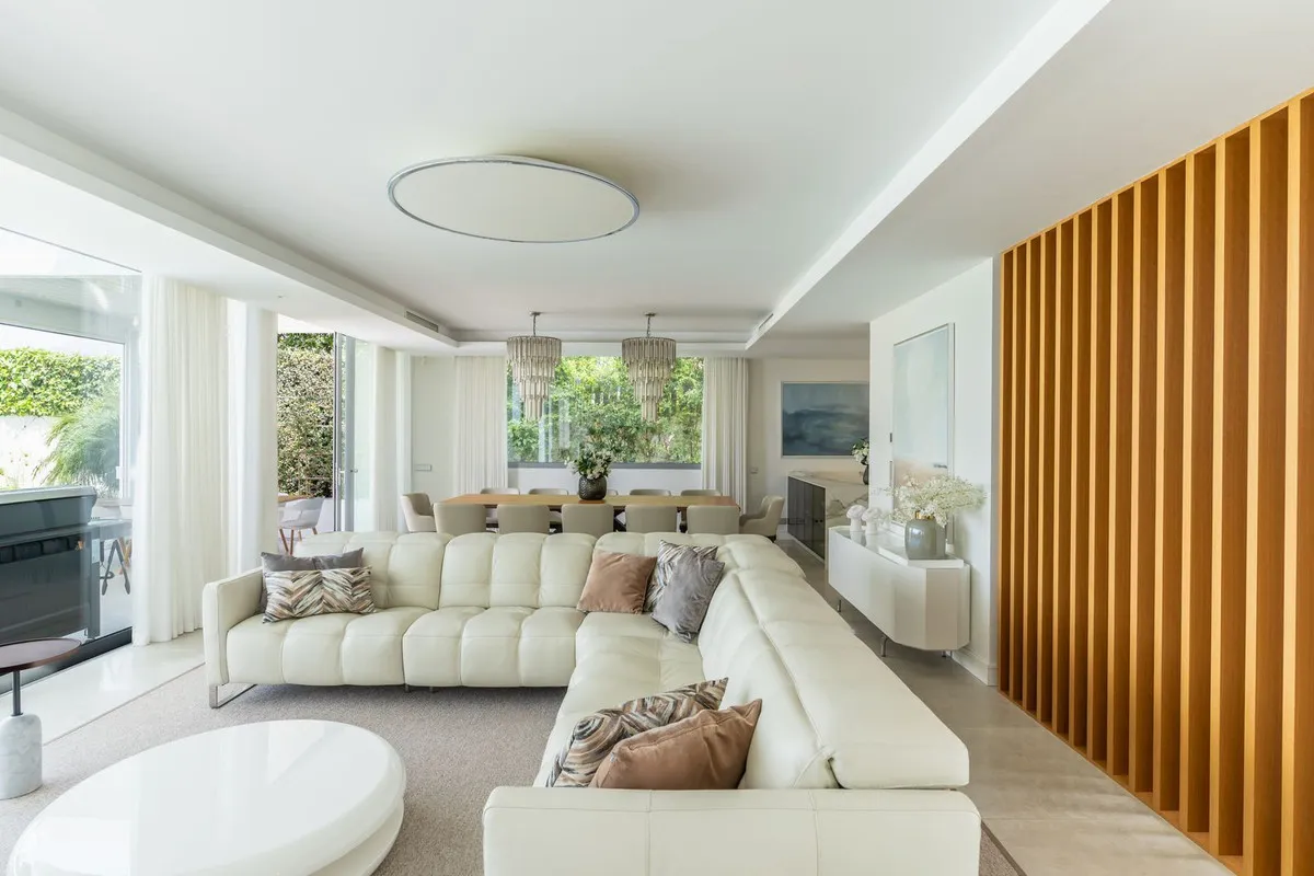 9ce9f870-2032-4bdc-8455-6040aa50748e