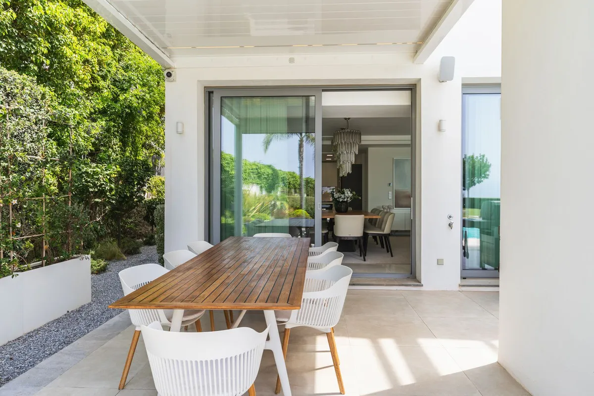 b9558fed-f50b-428b-80b4-8158d5e7802d