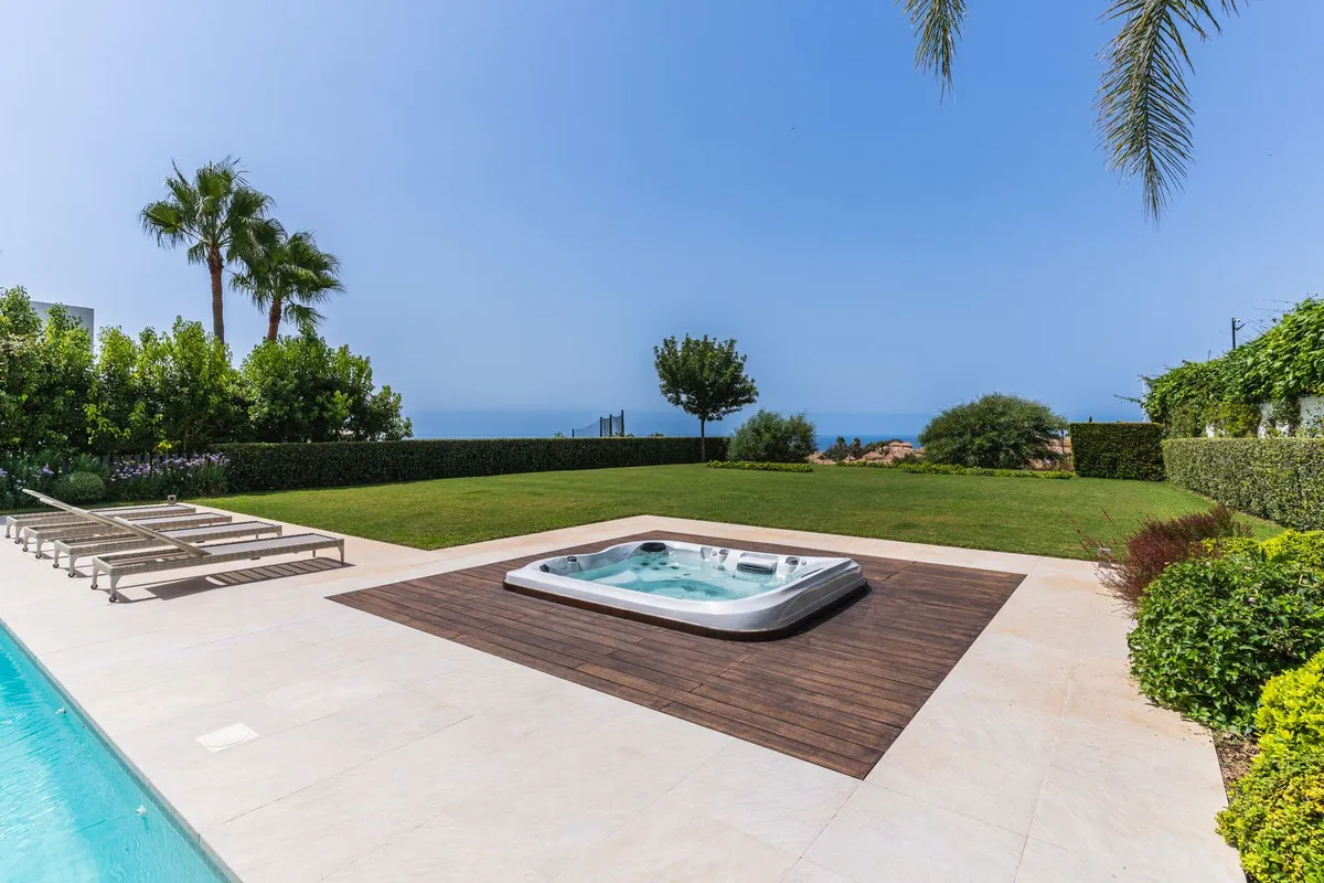 e2112788-22eb-4bfc-b9a9-47f704db59ee