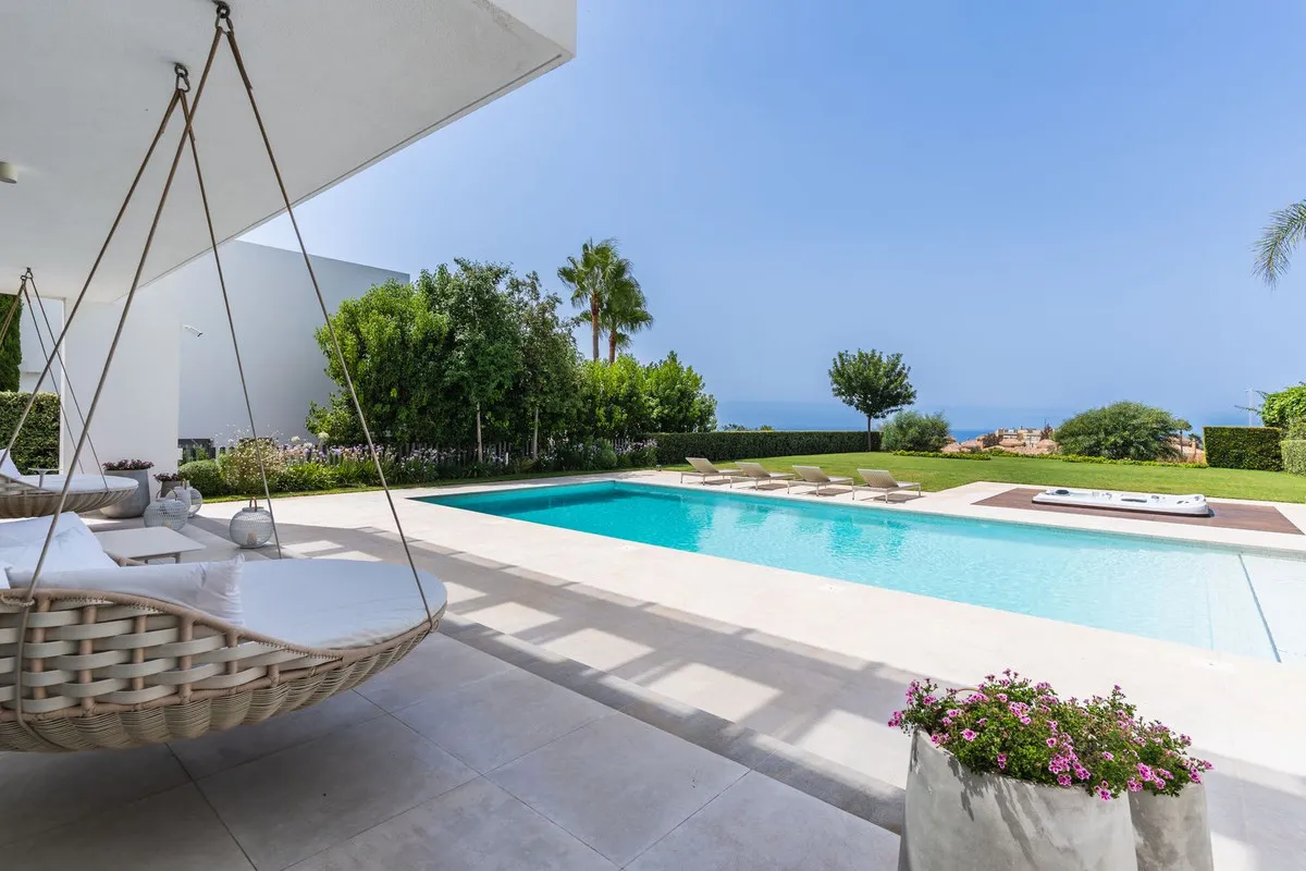 f92b0b45-93ab-4567-a841-388d79033e65