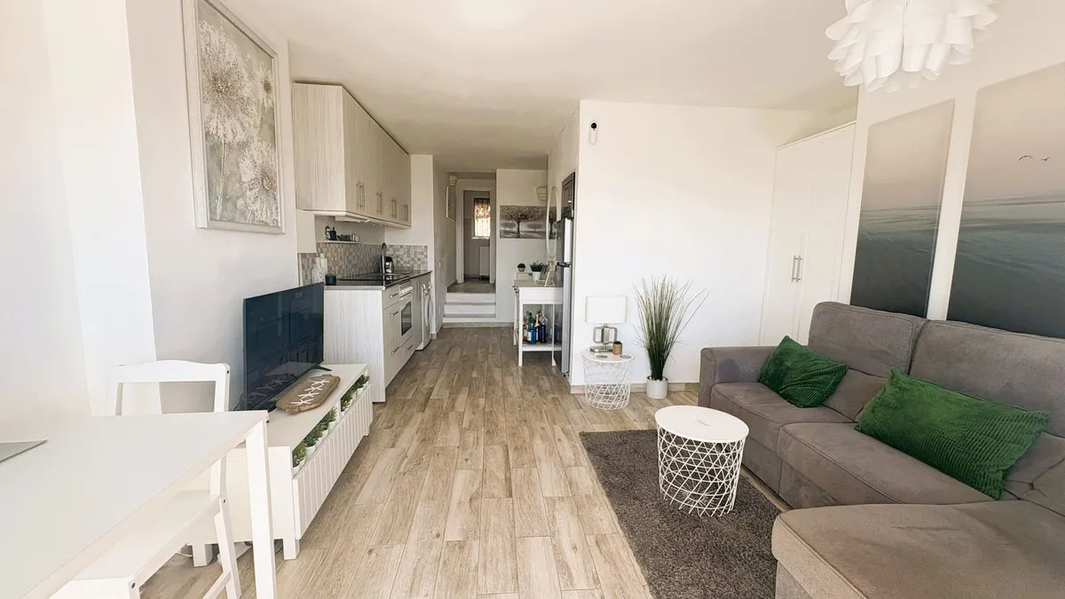 0199f51d-0b1f-4bf3-ac1f-0e639dd1e694