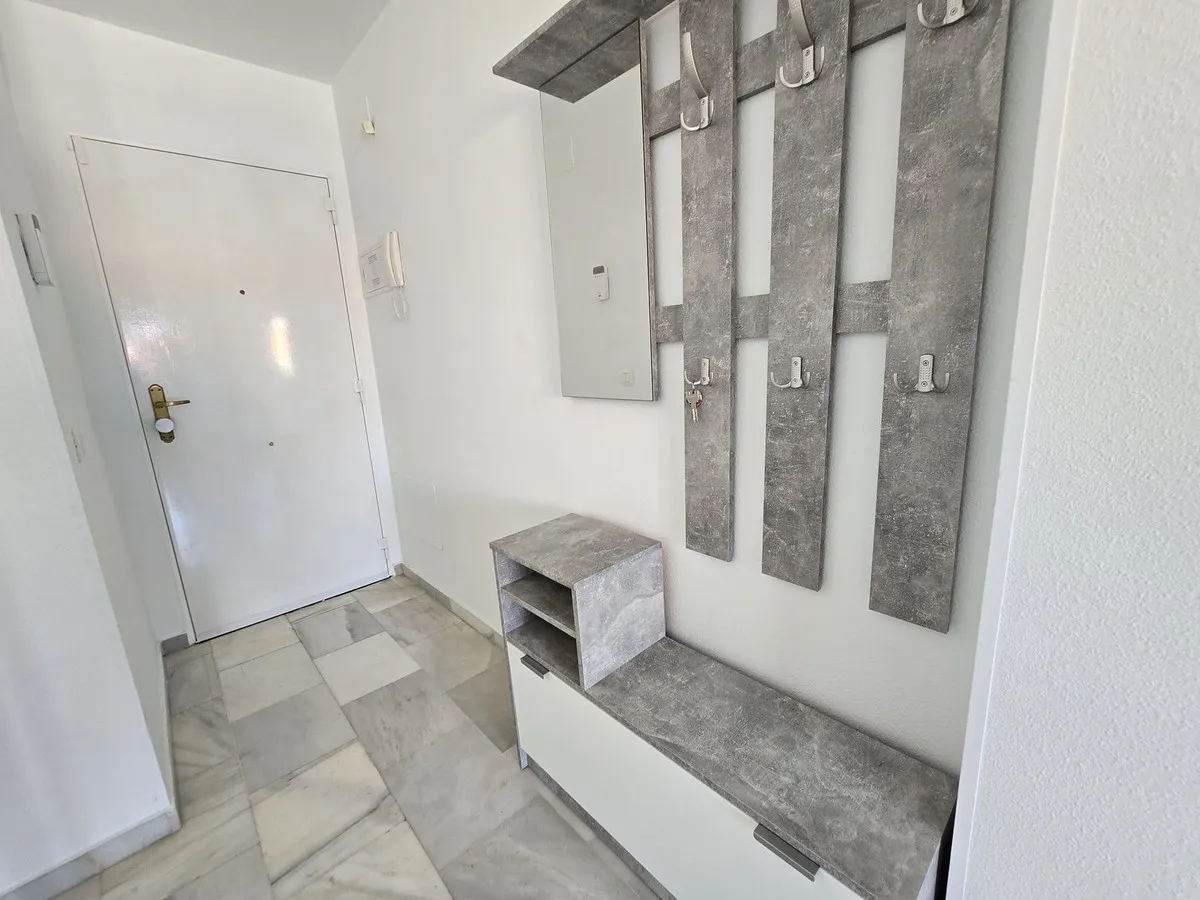 04f732d5-8aac-4ac3-862b-6a62191ecdc1