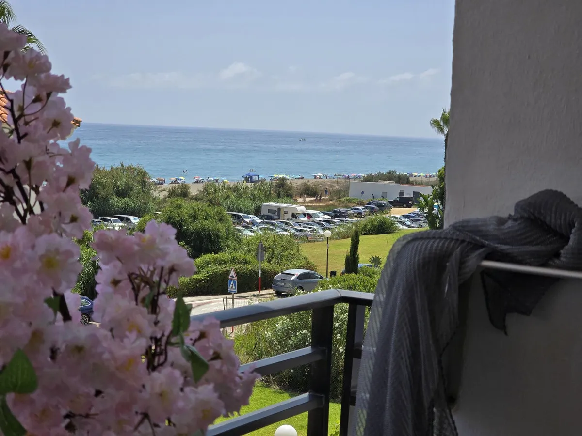 4db71ca7-8f04-4b0a-a256-e2dd0b1828ab