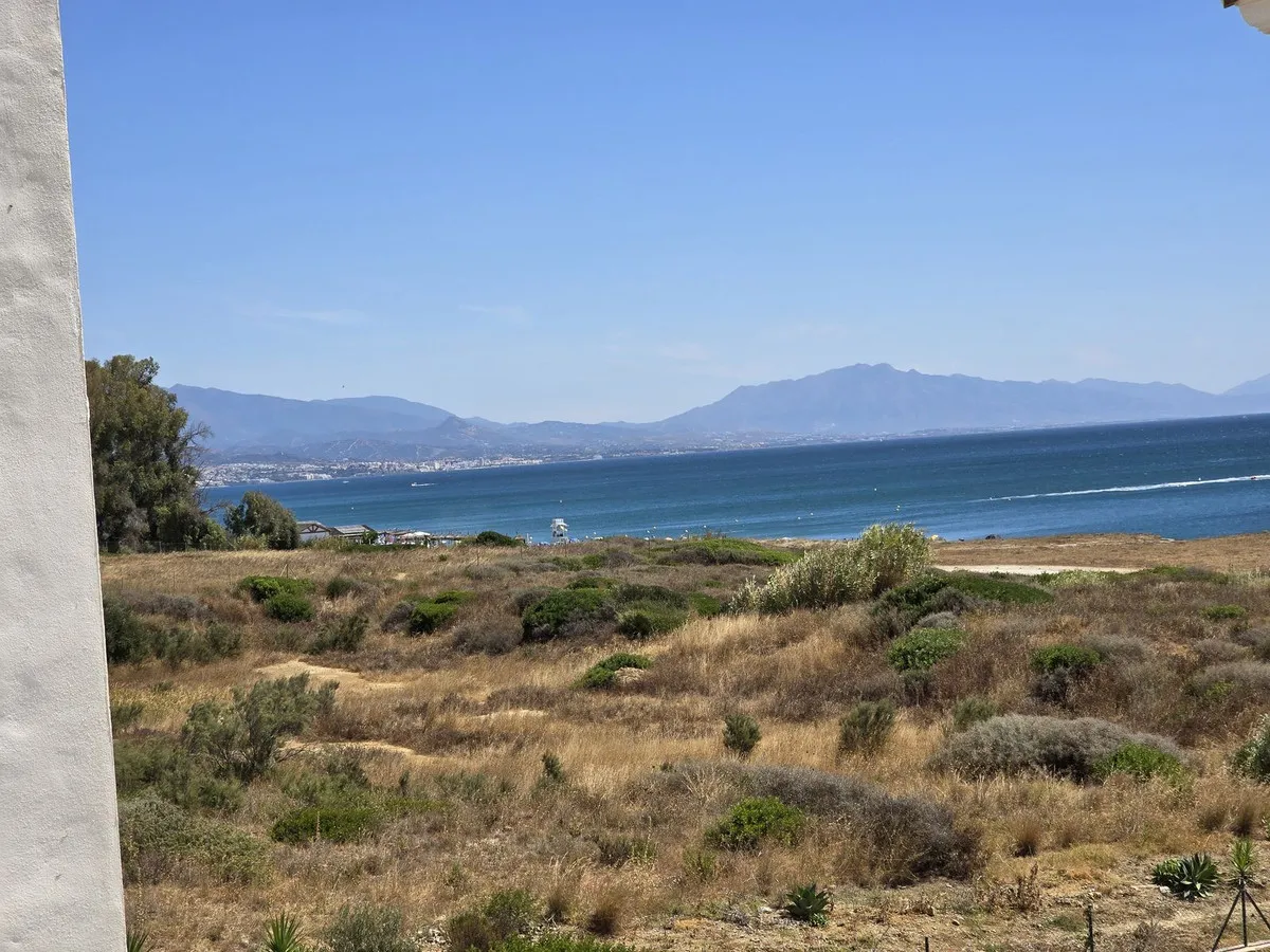 e540bafe-bbad-4208-a435-bac4b9c613a1