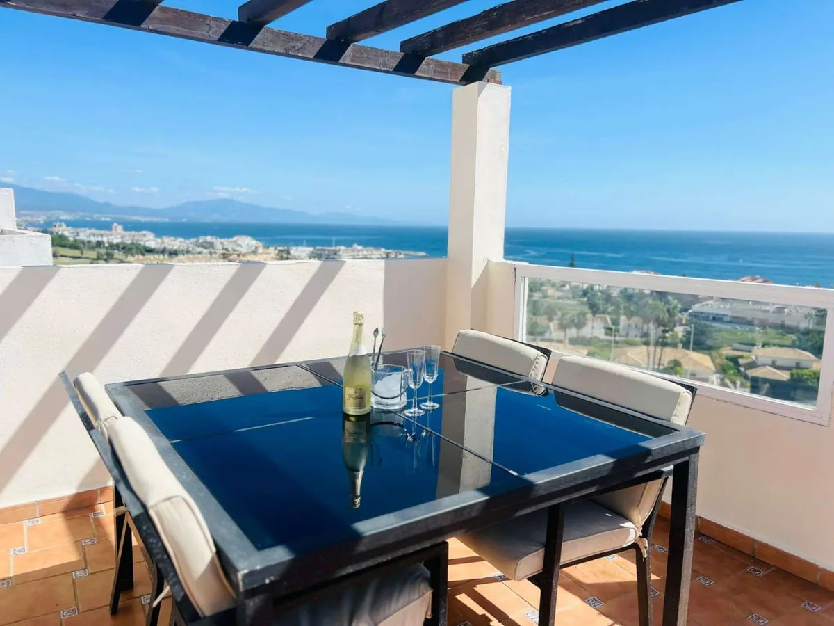 8b3537f2-b6d5-43fe-81d5-e3c0b9b1276a