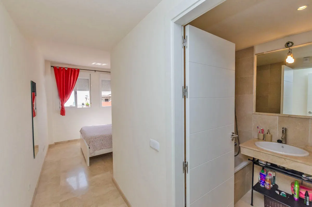 d598b7fe-578e-4e49-8e50-001a5b1d285f