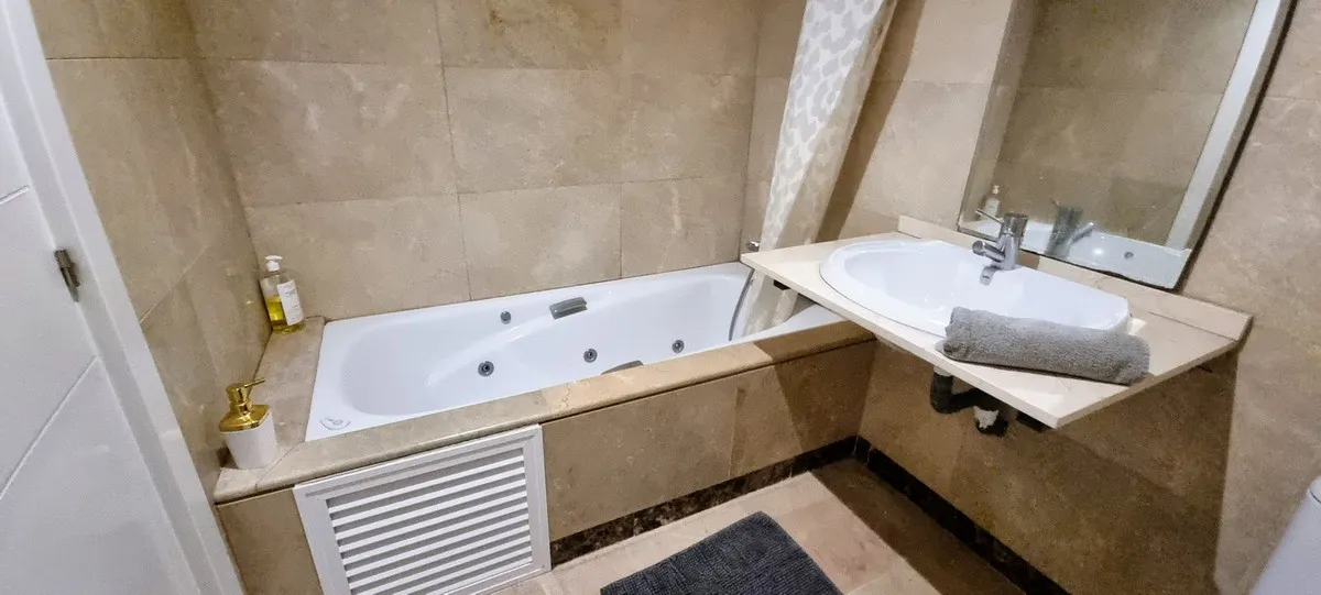 ea516737-a3d4-4c14-9f37-f9be8f01e1d8