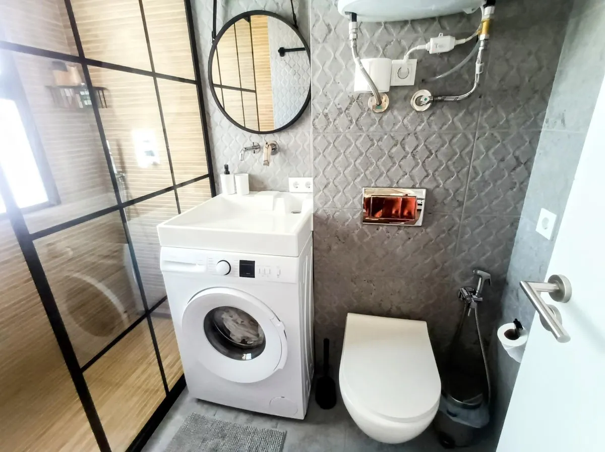 18a4aae4-d1a3-4c4b-9882-d32881d8099b