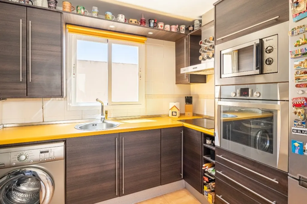 9c6cd36c-cea5-43cd-b536-f0366061592a