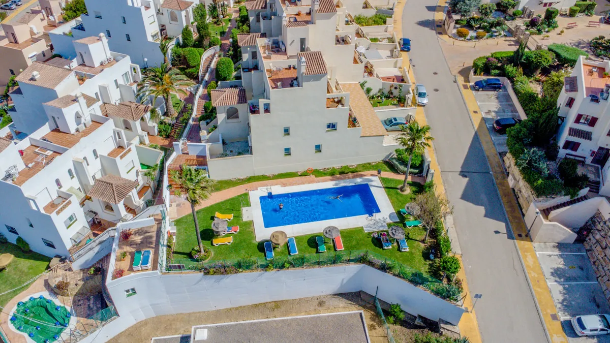 117c938d-c6a7-4429-b001-922209728bea