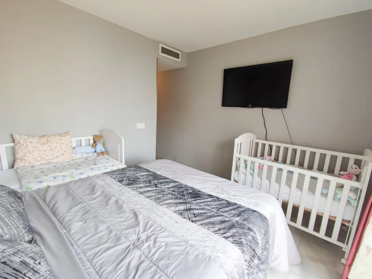 7b318f5b-0040-4428-973e-d59290d3836e