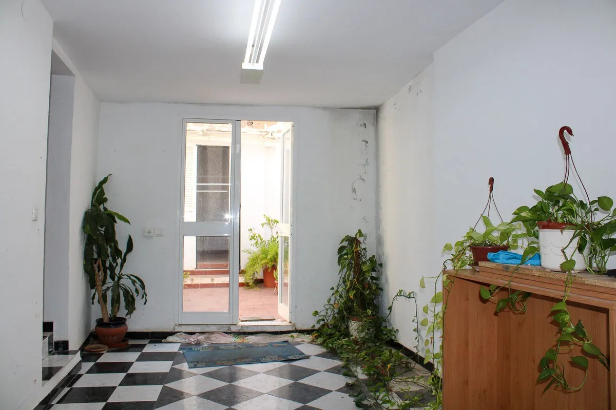 87e561e9-f459-4d48-b180-571e8a70dbe9