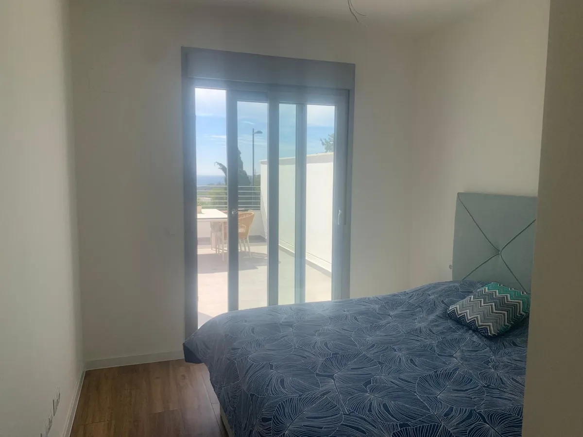 b453401d-48e5-4015-8d99-73a84a61a8b5