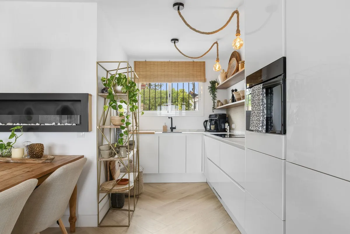 e334251f-0889-43a0-8a22-ba4647bfd83b