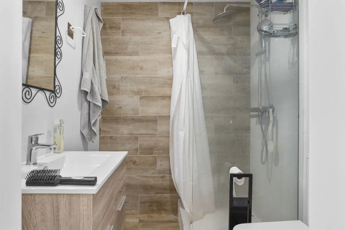 e67c9767-f8b7-4bf1-8f78-d92d55017a2f