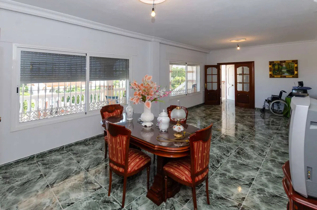 d3703758-733e-4310-a2f6-3d6af2f218ef