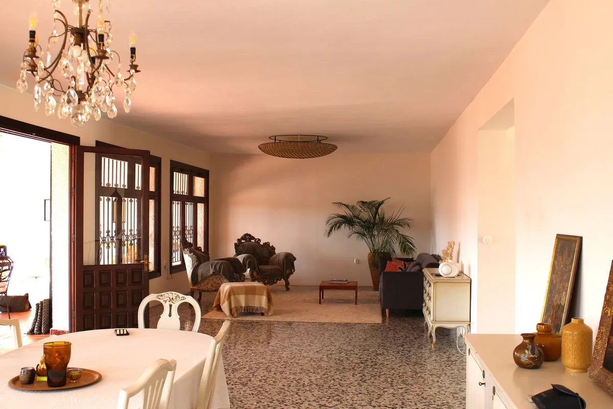 2d0fdc0f-81e5-48de-b6a5-0033e9e06075