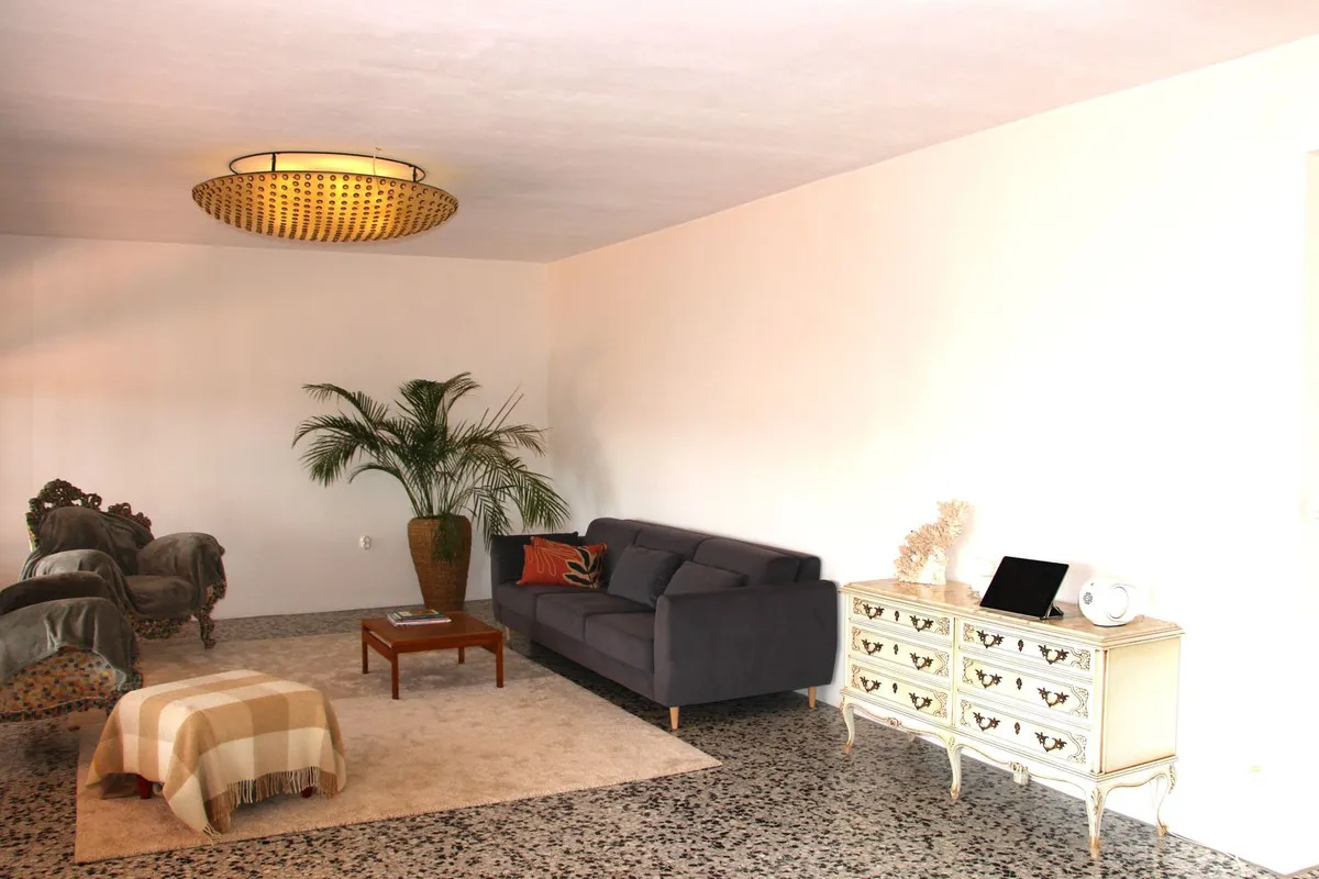 633f56a0-e500-4b87-826b-f8a6374630fe