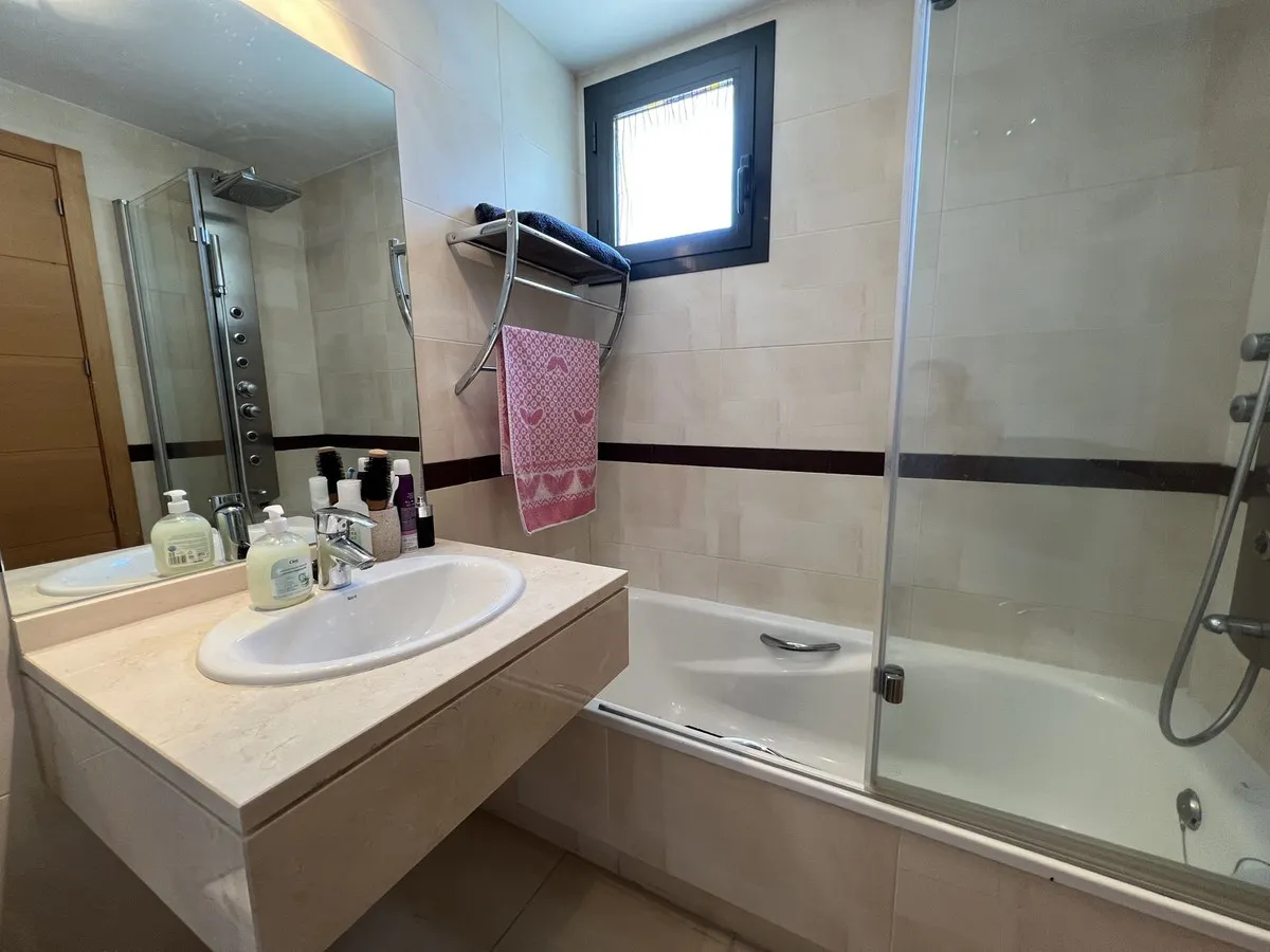 205328f5-df95-4348-809b-86177708cca4