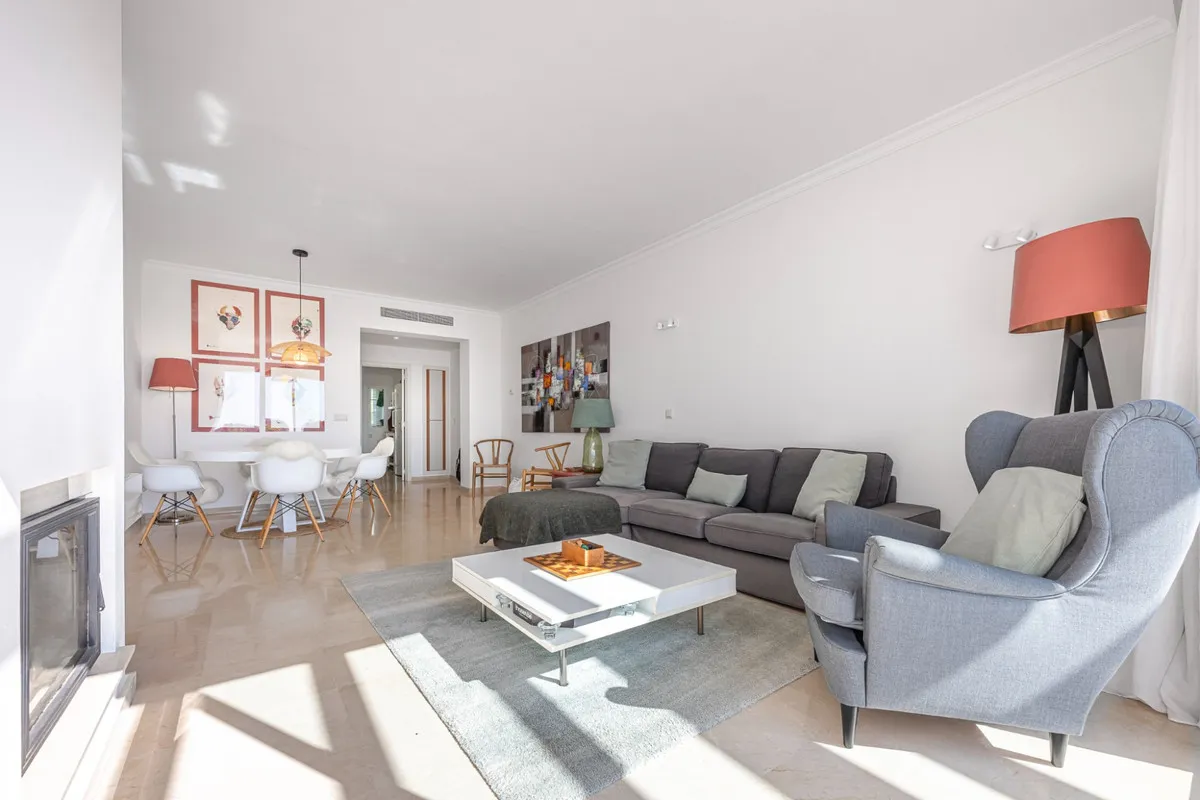 10c78373-c3b8-48a4-aa5e-736c359952cc