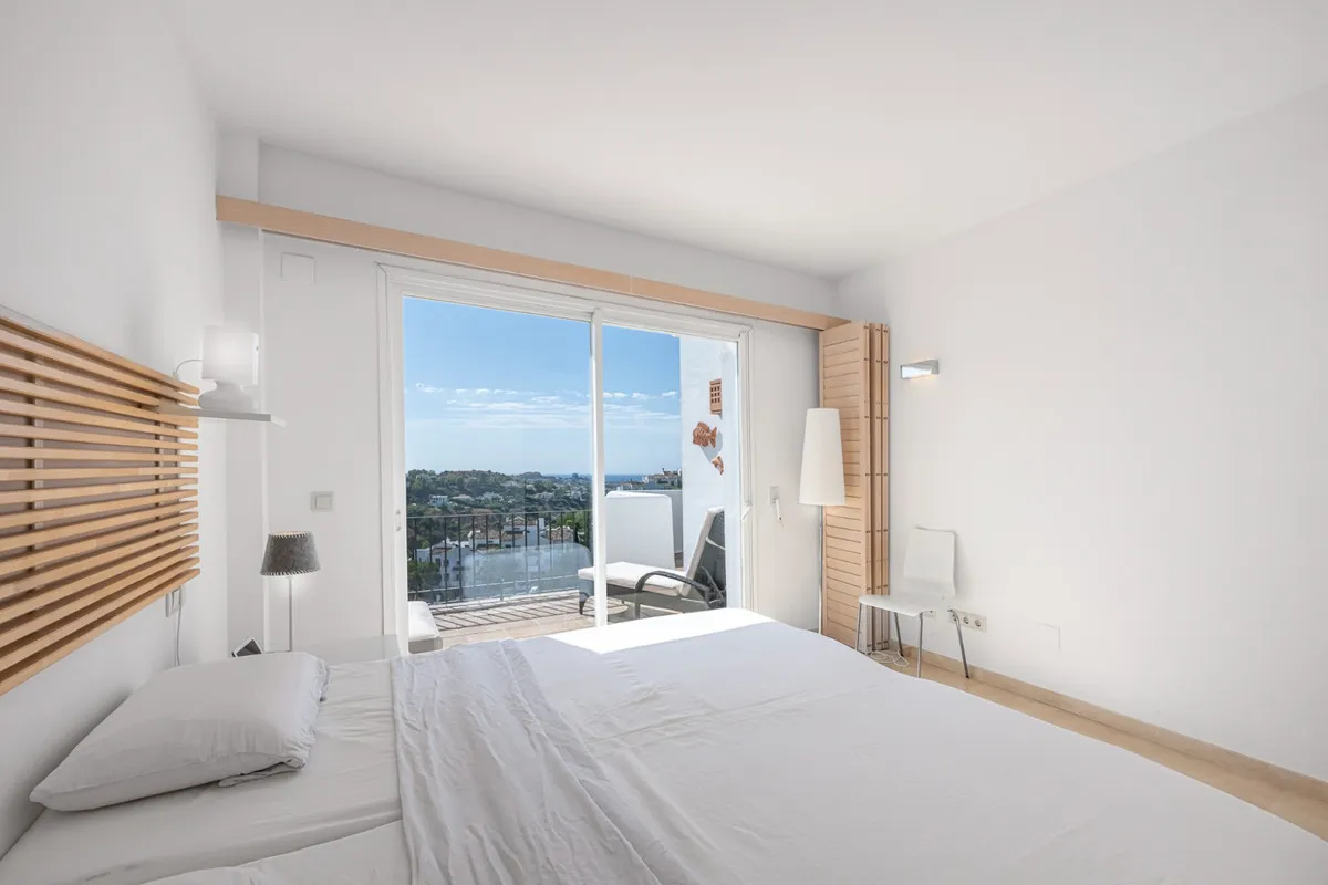 173b57a4-7349-4d09-9118-b9f9acb34c3a