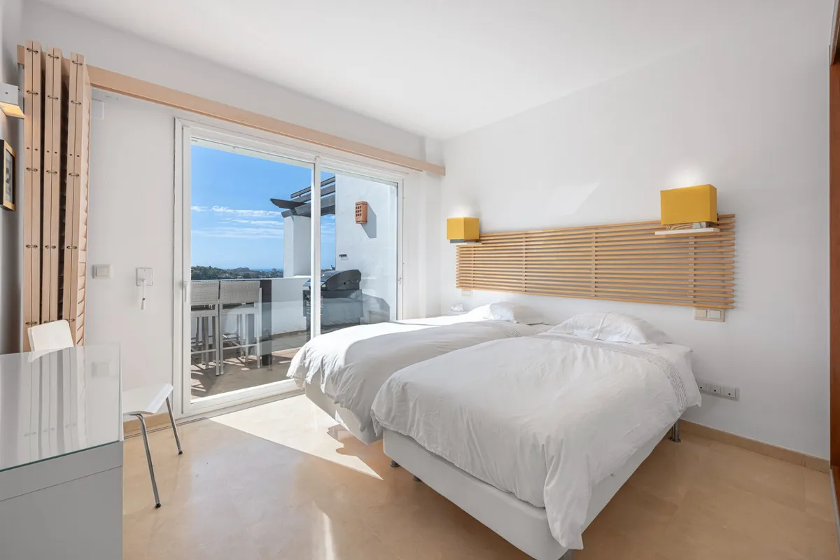 6a63d089-2a06-4ab2-bd97-0b4adf83aeda