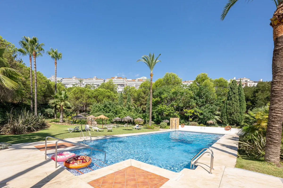 f1e73b4b-8c15-4e78-a92d-a5c1e7dd2b51