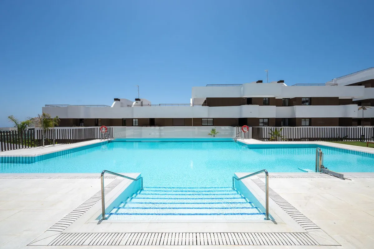 565c8935-f2e4-4db4-8a09-b86db95feaaa