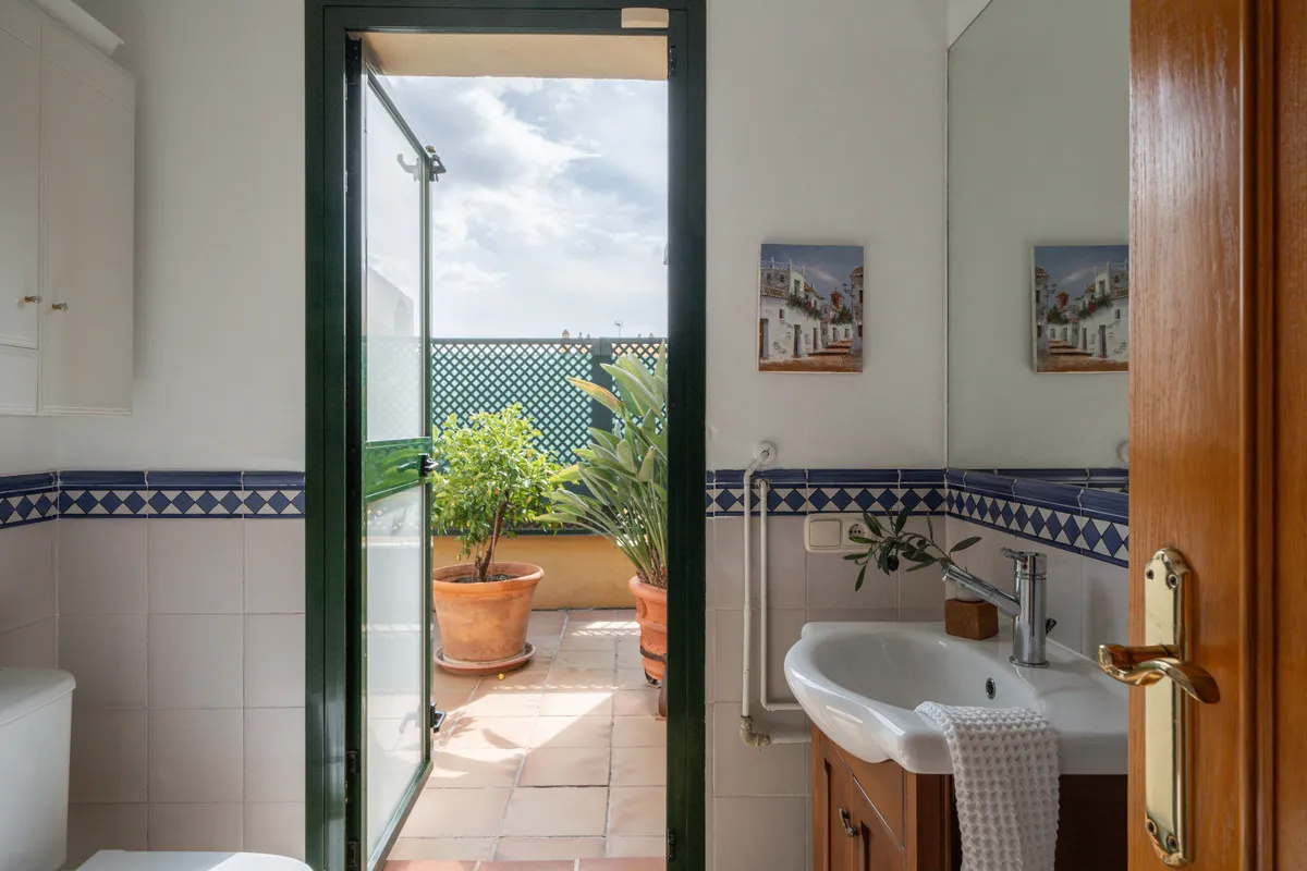 05cfdf9c-981e-4db6-98d8-1f5c22eabbc0